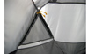 Боковая вентиляция внутренней палатки с накрытием из ткани на молнии (накрытие закрыто)
